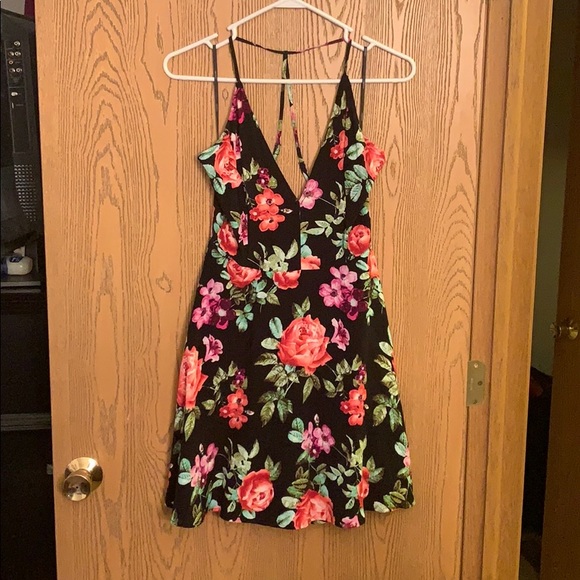 Forever 21 Dresses & Skirts - Floral dress